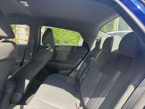 Used 2023 Hyundai Elantra SEL w/ Convenience Package FWD image 11