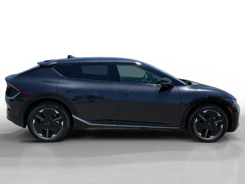 New 2026 Kia EV6 Wind RWD image 6