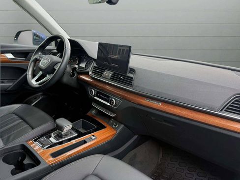 Used 2023 Audi Q5 2.0T Premium w/ Convenience Package AWD/4WD image 2