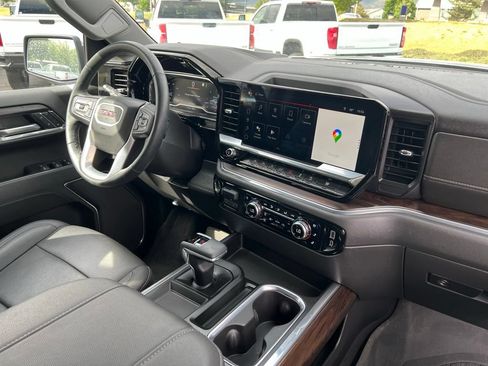 Used 2023 GMC Sierra 1500 SLT w/ SLT Premium Package AWD/4WD image 18