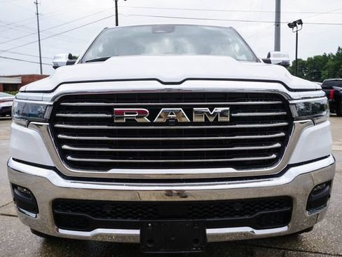 Used 2025 RAM 1500 Laramie AWD/4WD image 11