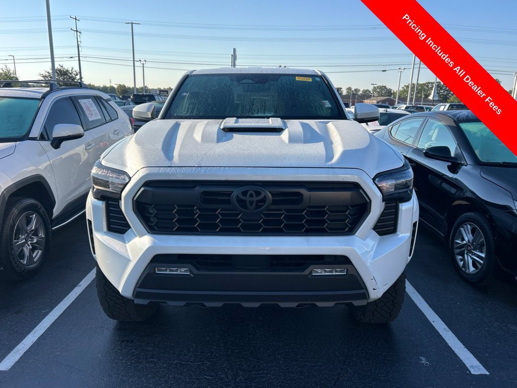 Used 2025 Toyota Tacoma TRD Sport AWD/4WD image 12
