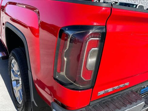 Used 2018 GMC Sierra 1500 SLT w/ SLT Premium Package AWD/4WD image 32