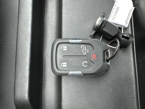 Used 2019 Chevrolet Silverado 1500 LT Trail Boss AWD/4WD image 44