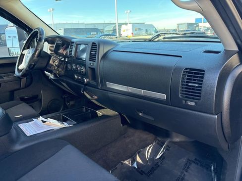 Used 2014 GMC Sierra 2500 SLE w/ Suspension Package, Off-Road image 19