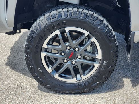 Used 2024 Toyota Tacoma TRD Sport AWD/4WD image 10