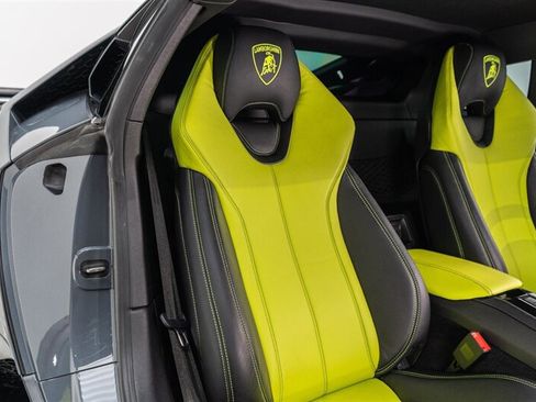 Used 2017 Lamborghini Huracan LP 610-4 AWD/4WD image 35