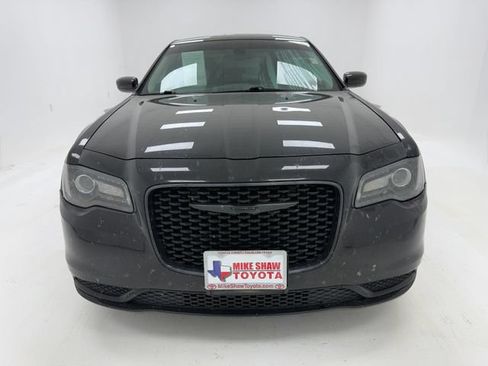 Used 2021 Chrysler 300 Touring w/ Sport Appearance Package RWD image 3