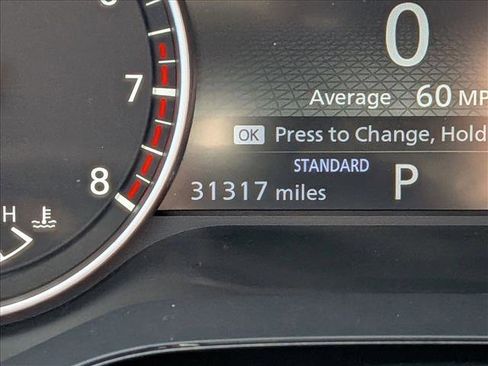 Used 2022 Nissan Pathfinder S image 9