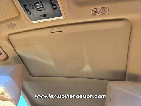Used 2025 Lexus ES 300h w/ Premium Package FWD image 11