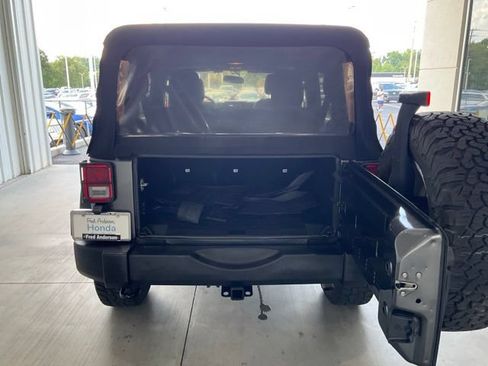 Used 2018 Jeep Wrangler Unlimited Sport S AWD/4WD image 17