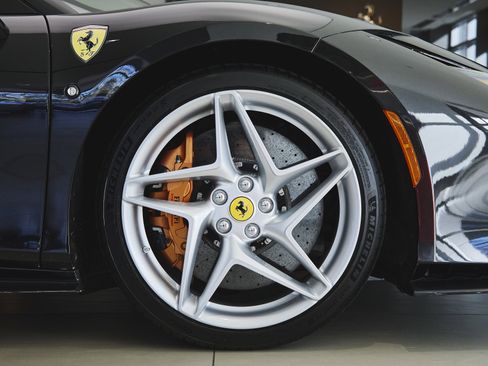 Used 2022 Ferrari F8 Tributo image 45