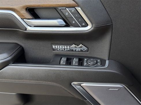 Used 2022 Chevrolet Silverado 1500 High Country w/ Z71 Off-Road Package image 24