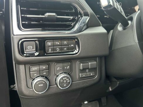 New 2026 GMC Yukon Elevation AWD/4WD image 18
