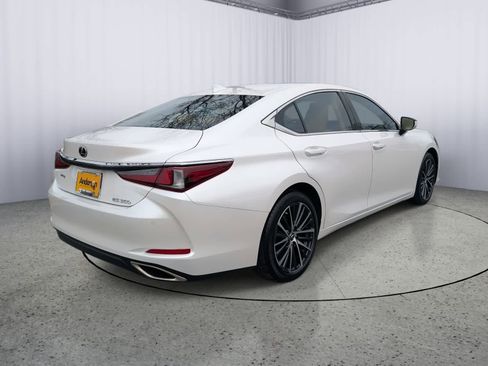 Used 2024 Lexus ES 350 w/ Premium Package image 3