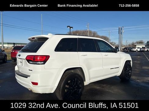 Used 2021 Jeep Grand Cherokee Laredo X image 8