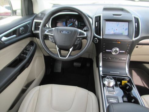 Used 2020 Ford Edge Titanium image 13