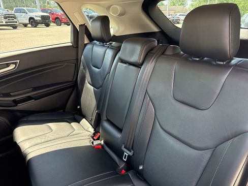 Used 2022 Ford Edge Titanium AWD/4WD image 57