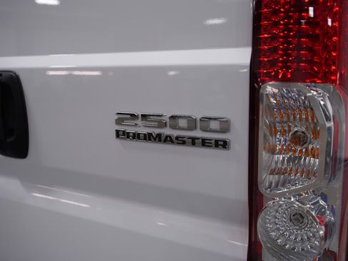 Used 2025 RAM ProMaster 2500 w/ Convenience Group FWD image 18