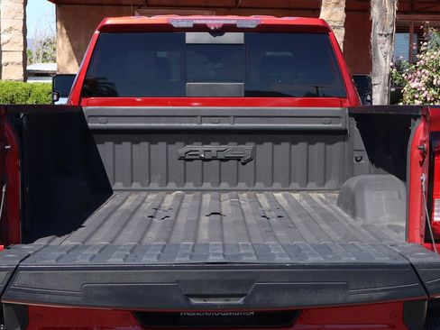 Used 2022 GMC Sierra 2500 AT4 w/ AT4 Premium Plus Package AWD/4WD image 8
