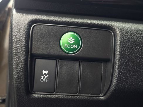 Used 2016 Honda Accord LX image 19