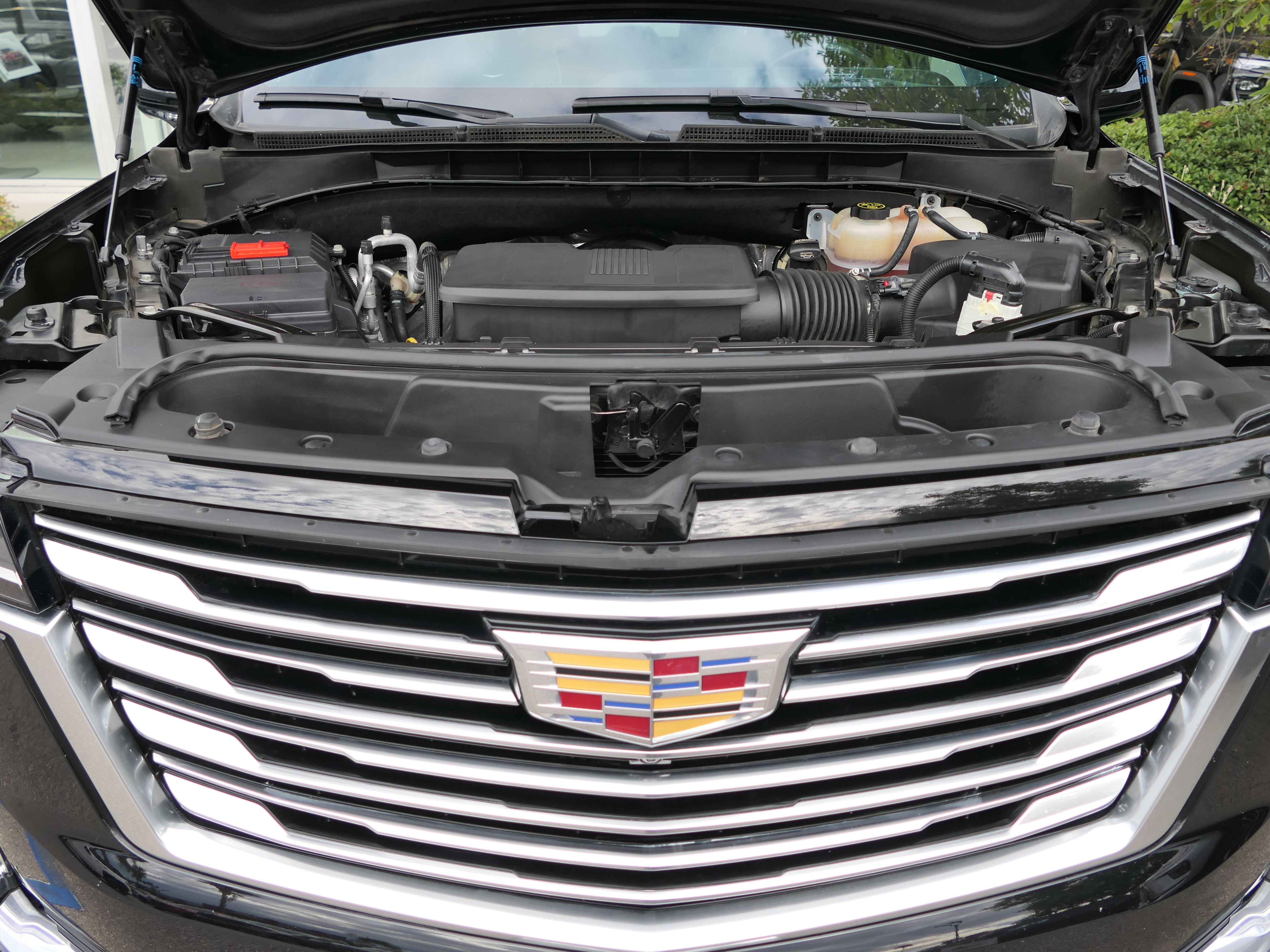 Certified 2023 Cadillac Escalade Premium Luxury Platinum AWD/4WD image 28