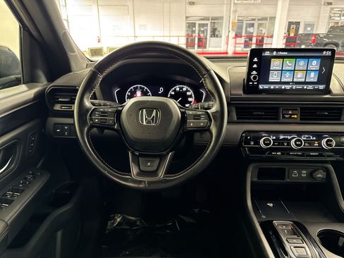 Used 2023 Honda Pilot TrailSport image 16