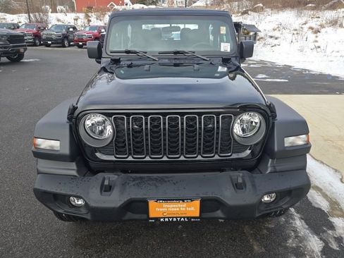 Used 2025 Jeep Wrangler Sport image 2