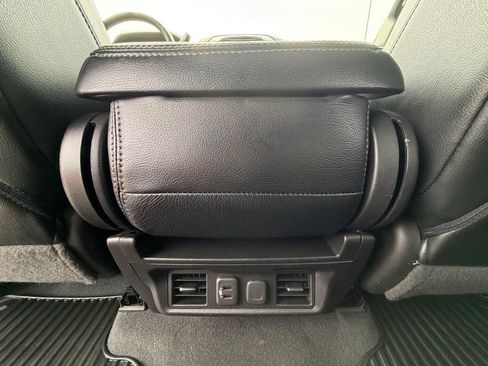 Used 2021 Chevrolet Silverado 1500 RST w/ Bed Protection Package AWD/4WD image 7