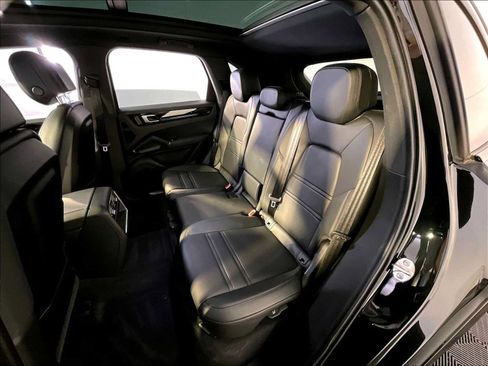 Certified 2023 Porsche Cayenne AWD/4WD image 24