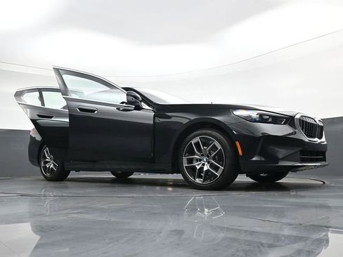 New 2026 BMW 530i xDrive w/ Premium Package AWD/4WD image 39