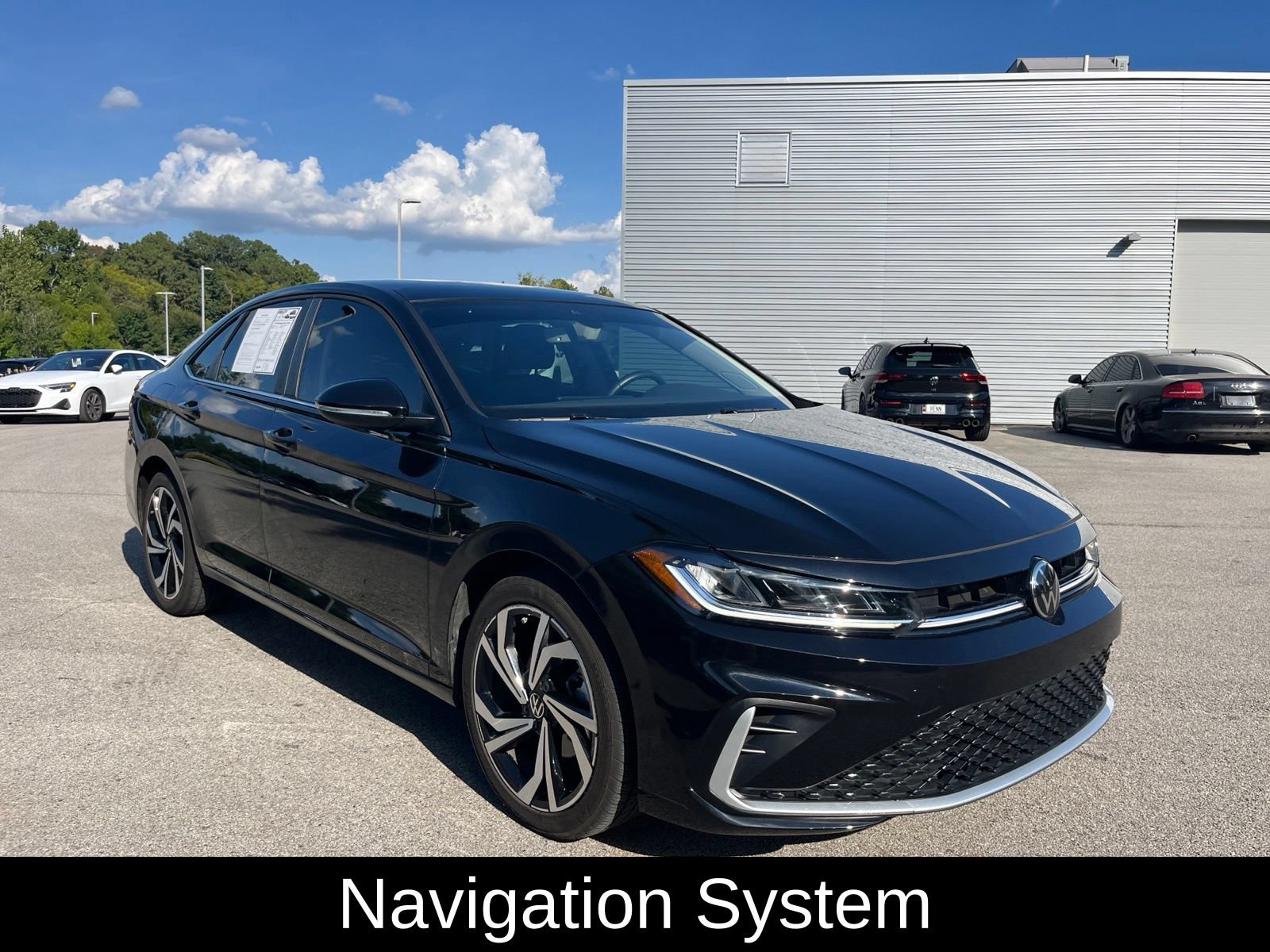 Used 2025 Volkswagen Jetta SEL FWD image 3