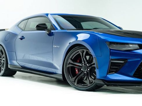 Used 2017 Chevrolet Camaro SS RWD image 3