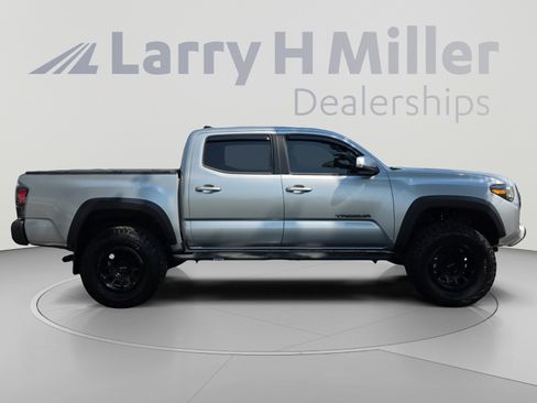 Used 2022 Toyota Tacoma TRD Off-Road w/ TRD Premium Off Road Package AWD/4WD image 6