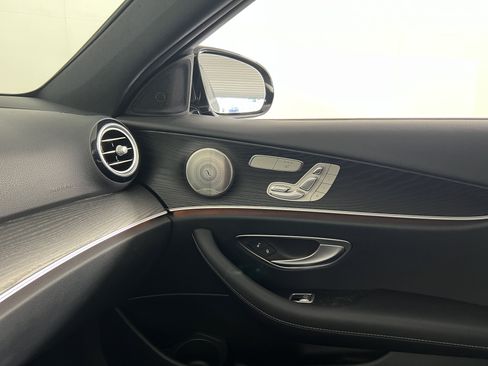 Used 2022 Mercedes-Benz E 350 Sedan image 12
