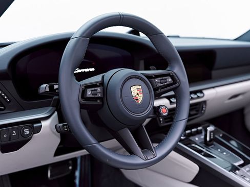 Used 2025 Porsche 911 Carrera RWD image 54