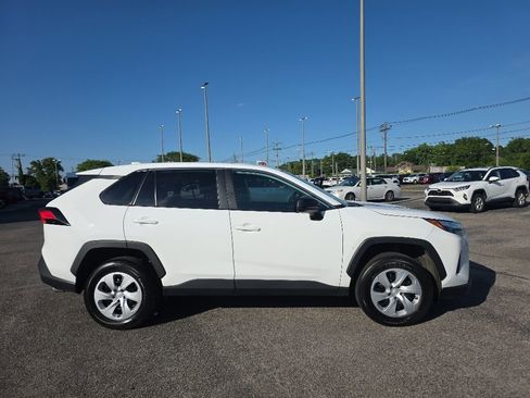 Used 2024 Toyota RAV4 LE AWD/4WD image 3