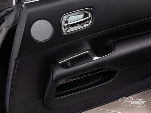 Used 2018 Rolls-Royce Dawn RWD image 41