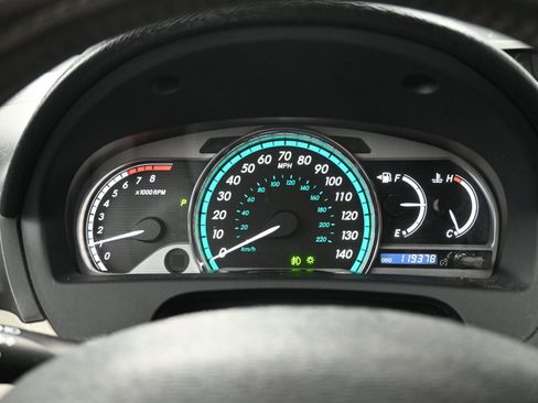 Used 2010 Toyota Venza Base image 10