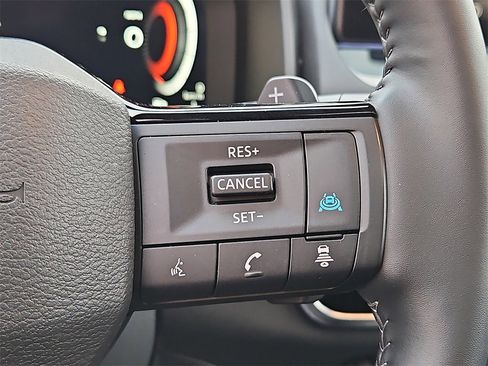 Certified 2025 Nissan Rogue Platinum image 25