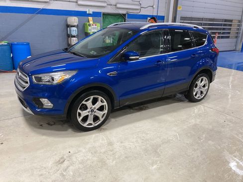 Used 2019 Ford Escape Titanium image 4