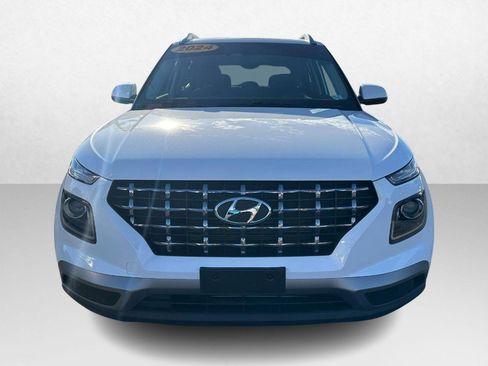 Used 2024 Hyundai Venue SEL image 8