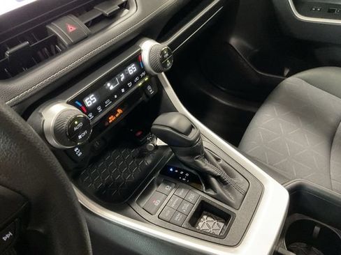 Used 2025 Toyota RAV4 XLE AWD/4WD image 24