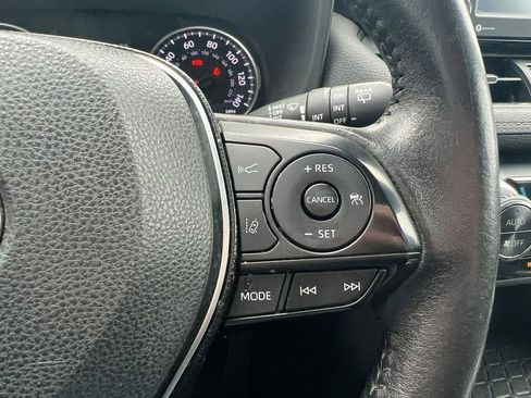 Used 2020 Toyota RAV4 XLE Premium image 21