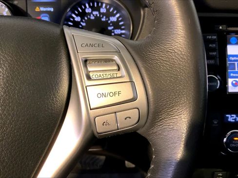 Used 2015 Nissan Rogue SL image 28