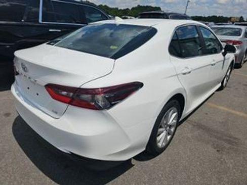 Used 2022 Toyota Camry LE FWD image 15