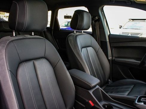 Used 2024 Audi Q4 e-tron Premium Plus w/ Premium Plus image 42