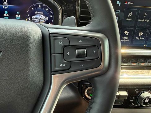 Used 2025 Chevrolet Silverado 1500 LTZ w/ LTZ Premium Package image 13