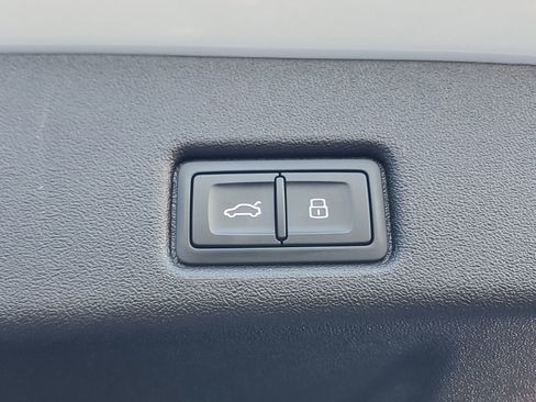 Used 2025 Audi Q5 Premium Plus w/ Premium Plus image 10