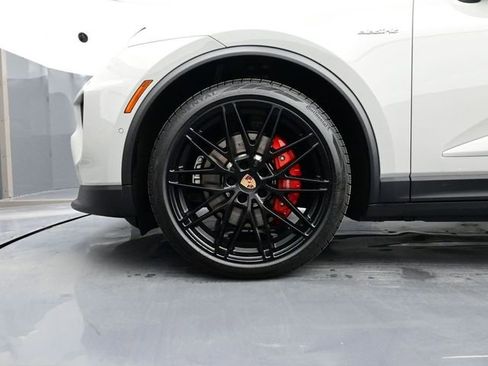 New 2026 Porsche Macan 4S Electric AWD/4WD image 6